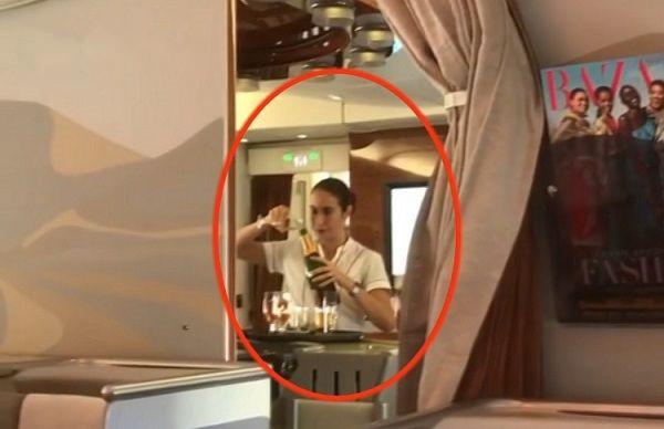 阿聯酋航空空姐將喝剩的香檳倒回瓶內？7 / 作者:酒店小開 / 帖子ID:2566