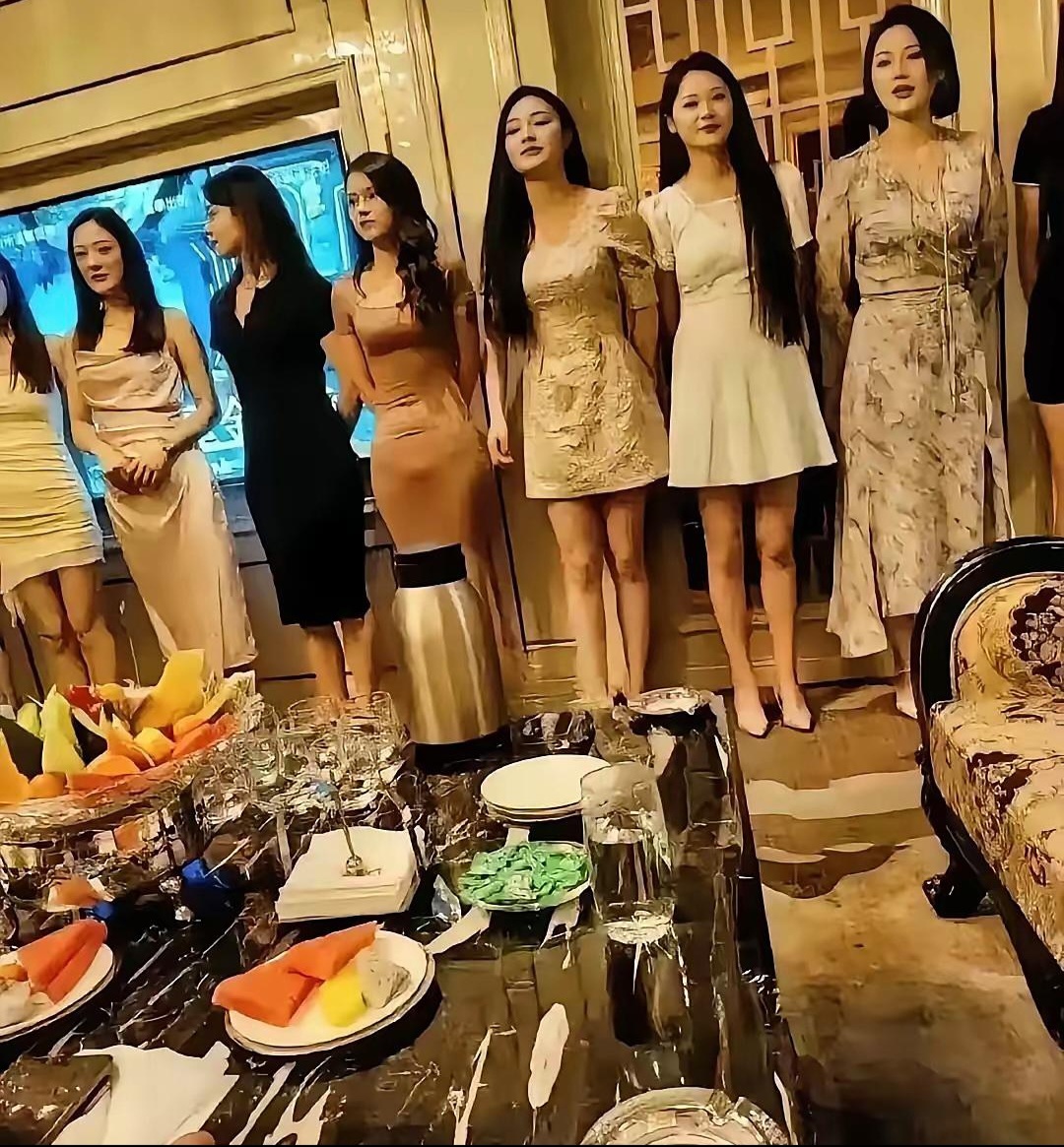 便服酒店公關與制服酒店小姐｜工作內容與壓力差異
