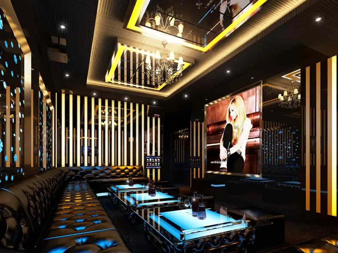 東區209酒店公關坐檯遇冷場，換個話題別一直追問才自然