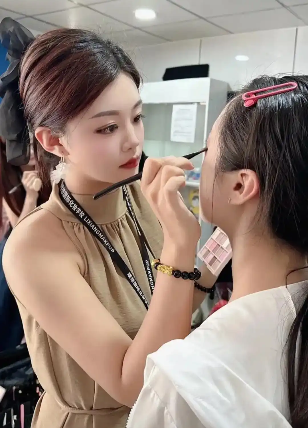 中山區舒壓店與美容護膚工作